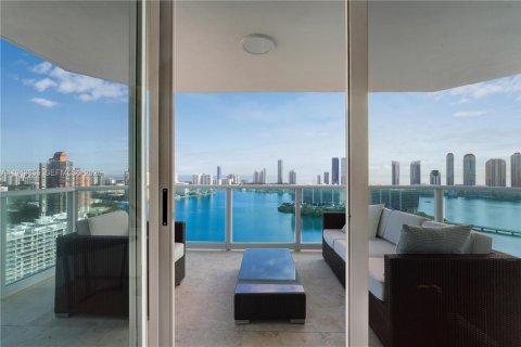 Condominio en venta en Aventura, Florida, 4 dormitorios, 328.22 m2 № 2000549 - foto 2