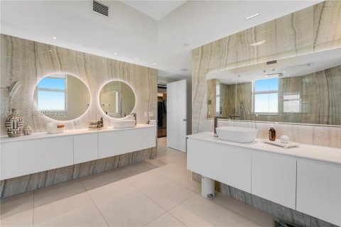 Condominio en venta en Aventura, Florida, 4 dormitorios, 328.22 m2 № 2000549 - foto 18