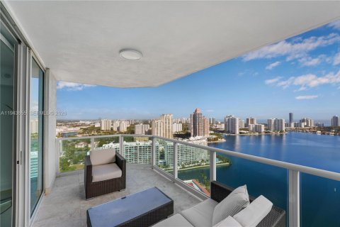 Condominio en Aventura, Florida, 4 dormitorios  № 2000549