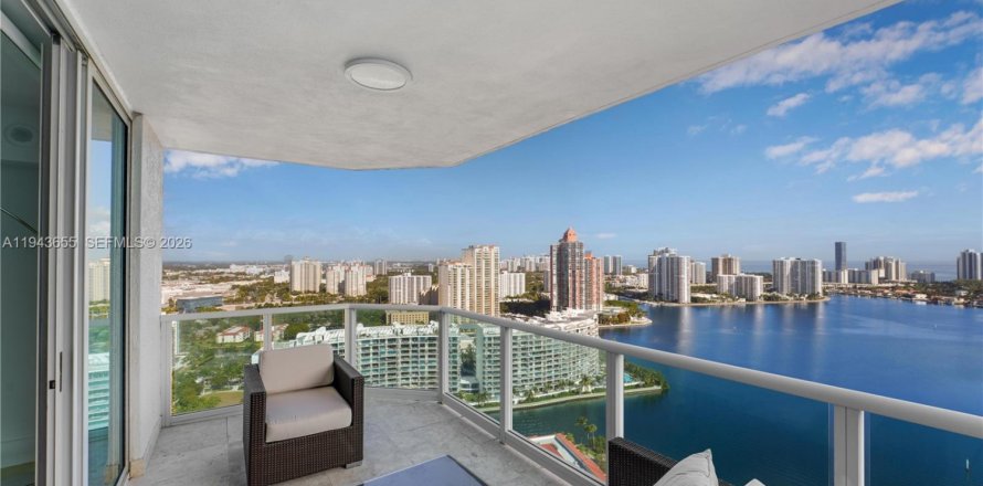 Condominio en Aventura, Florida, 4 dormitorios  № 2000549