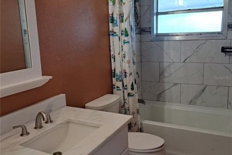 Villa ou maison à louer à Wildwood, Floride: 3 chambres, 147.99 m2 № 1870145 - photo 18