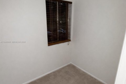 Condo in Pompano Beach, Florida, 2 bedrooms  № 2002815 - photo 12