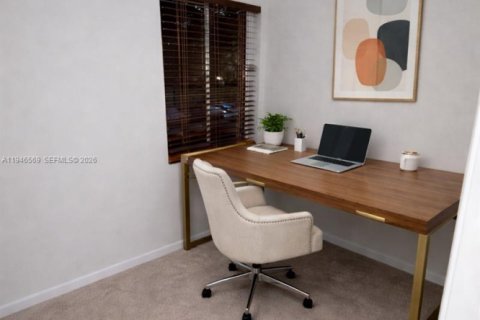 Condo in Pompano Beach, Florida, 2 bedrooms  № 2002815 - photo 11