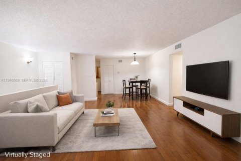 Condo in Pompano Beach, Florida, 2 bedrooms  № 2002815