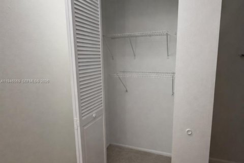 Condo in Pompano Beach, Florida, 2 bedrooms  № 2002815 - photo 15