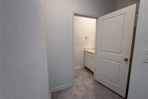 Touwnhouse à louer à Davenport, Floride: 3 chambres, 173.17 m2 № 2359019 - photo 8