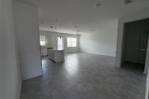 Touwnhouse à louer à Davenport, Floride: 3 chambres, 173.17 m2 № 2359019 - photo 3