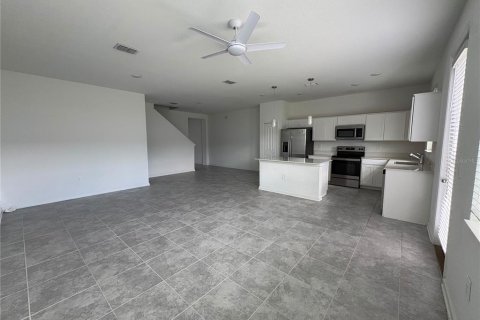 Touwnhouse à louer à Davenport, Floride: 3 chambres, 173.17 m2 № 2359019 - photo 6