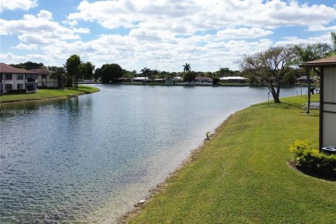 Condominio en venta en Tamarac, Florida, 2 dormitorios, 97.55 m2 № 1871491 - foto 20
