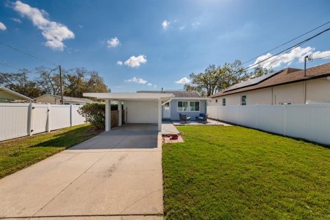 House in Saint Petersburg, Florida 3 bedrooms, 103.12 sq.m. № 1538256 - photo 28