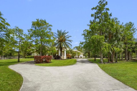 House in Loxahatchee Groves, Florida 4 bedrooms, 309.09 sq.m. № 2247148 - photo 4