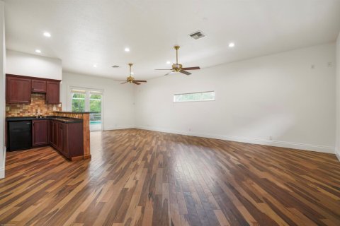 House in Loxahatchee Groves, Florida 4 bedrooms, 309.09 sq.m. № 2247148 - photo 30
