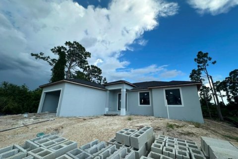 Villa ou maison à vendre à Port Charlotte, Floride: 3 chambres, 170.85 m2 № 2310282 - photo 3