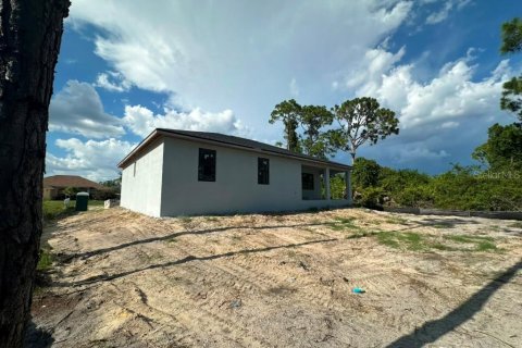 Villa ou maison à vendre à Port Charlotte, Floride: 3 chambres, 170.85 m2 № 2310282 - photo 4
