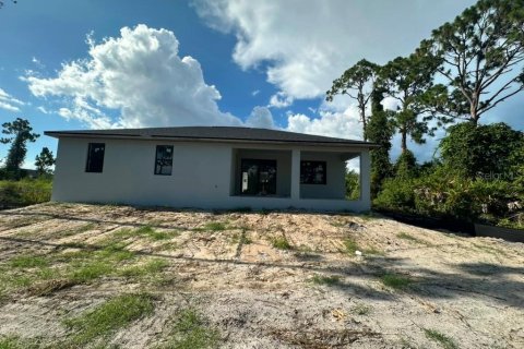 Villa ou maison à vendre à Port Charlotte, Floride: 3 chambres, 170.85 m2 № 2310282 - photo 6