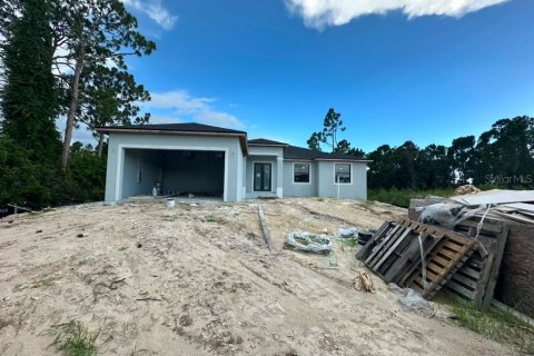 House in Port Charlotte, Florida 3 bedrooms, 170.85 sq.m. № 2310282