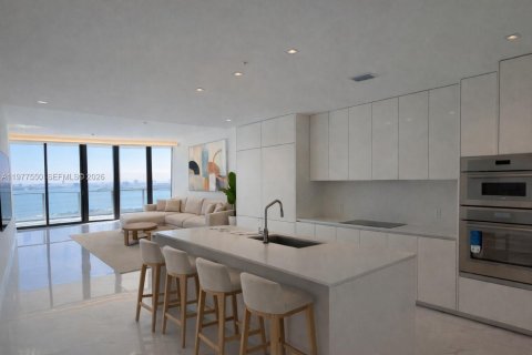 Кондоминиум с 3 спальнями в Майами, Флорида № 2045987