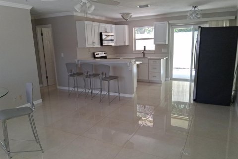Apartment in Lake Park, Florida 2 bedrooms, 106.84 sq.m. № 2187491