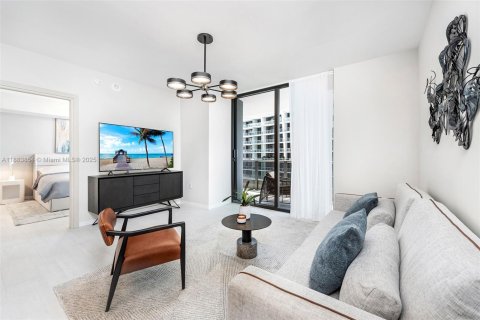 Condo in Miami, Florida, 1 bedroom  № 1978349 - photo 4