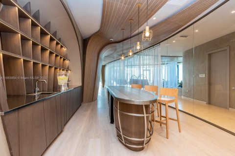 Condo in Miami, Florida, 1 bedroom  № 1978349 - photo 27