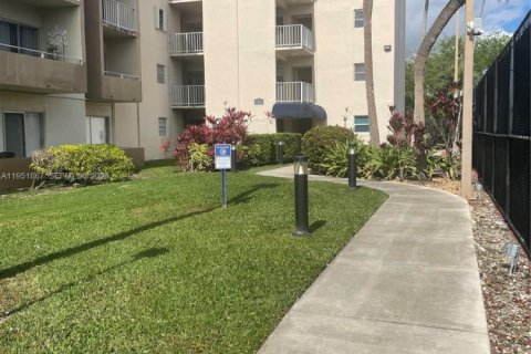 Кондоминиум с 1 спальней в Майами, Флорида № 2006070