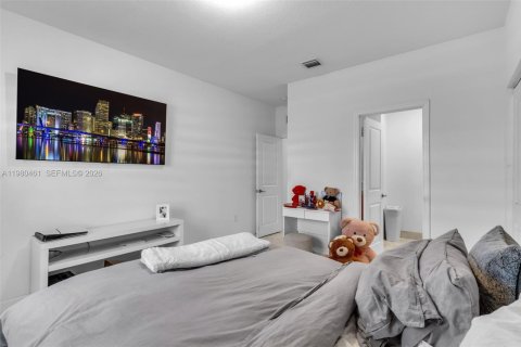 Купить виллу или дом в Майами, Флорида 5 спален, 260.96м2, № 2048665 - фото 18