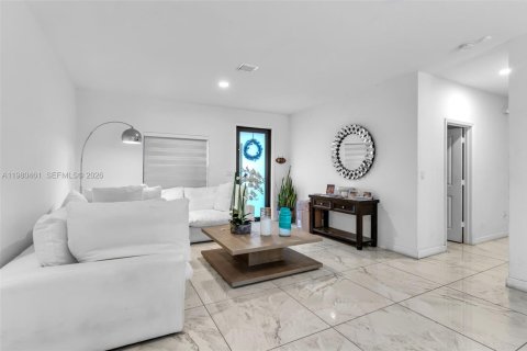 Купить виллу или дом в Майами, Флорида 5 спален, 260.96м2, № 2048665 - фото 5