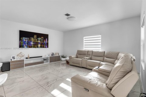 Купить виллу или дом в Майами, Флорида 5 спален, 260.96м2, № 2048665 - фото 10