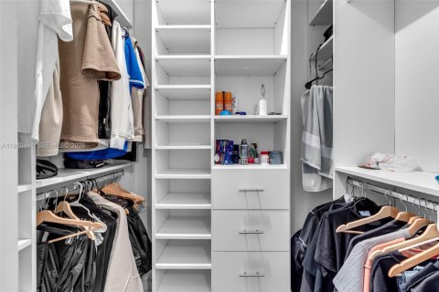 Купить виллу или дом в Майами, Флорида 5 спален, 260.96м2, № 2048665 - фото 30