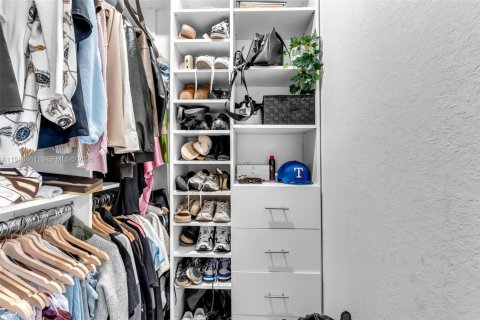 Купить виллу или дом в Майами, Флорида 5 спален, 260.96м2, № 2048665 - фото 20