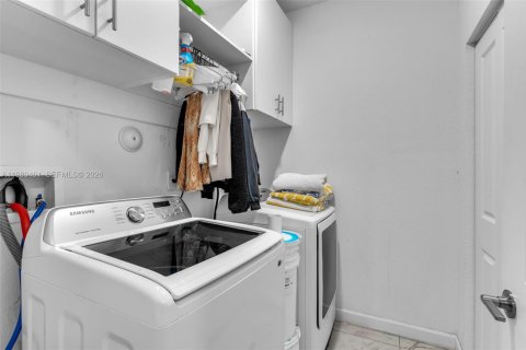 Купить виллу или дом в Майами, Флорида 5 спален, 260.96м2, № 2048665 - фото 21