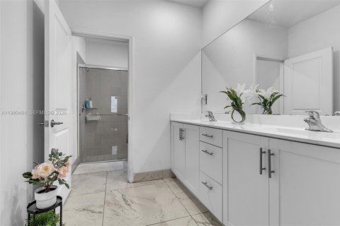 Купить виллу или дом в Майами, Флорида 5 спален, 260.96м2, № 2048665 - фото 24