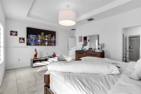 Купить виллу или дом в Майами, Флорида 5 спален, 260.96м2, № 2048665 - фото 23