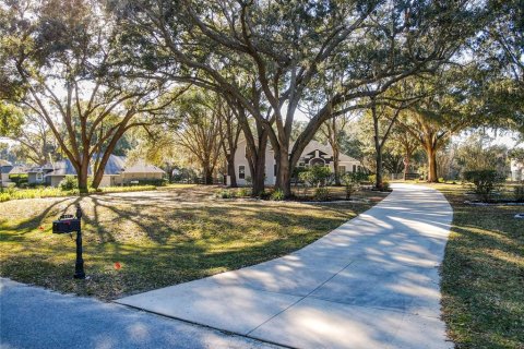 Casa en venta en Fruitland Park, Florida, 3 dormitorios, 274.53 m2 № 2150896 - foto 9