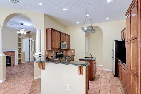 Casa en venta en Fruitland Park, Florida, 3 dormitorios, 274.53 m2 № 2150896 - foto 27