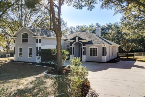 Casa en venta en Fruitland Park, Florida, 3 dormitorios, 274.53 m2 № 2150896 - foto 8
