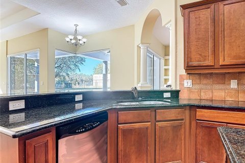 Casa en venta en Fruitland Park, Florida, 3 dormitorios, 274.53 m2 № 2150896 - foto 29