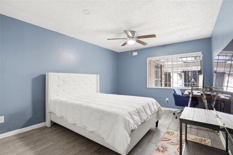 Condo in Orlando, Florida, 2 bedrooms № 2092227 - photo 16