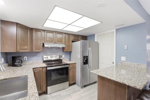 Condo in Orlando, Florida, 2 bedrooms № 2092227 - photo 13