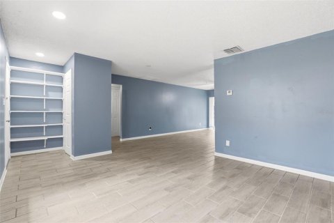 Condo in Orlando, Florida, 2 bedrooms № 2092227 - photo 3