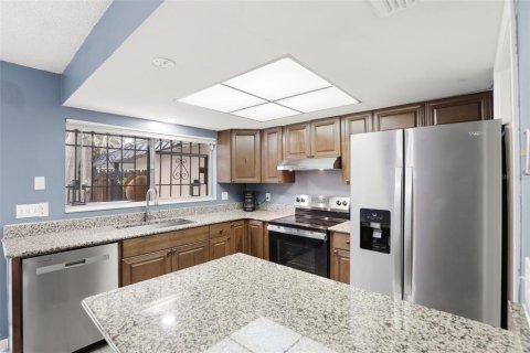 Condo in Orlando, Florida, 2 bedrooms № 2092227 - photo 12