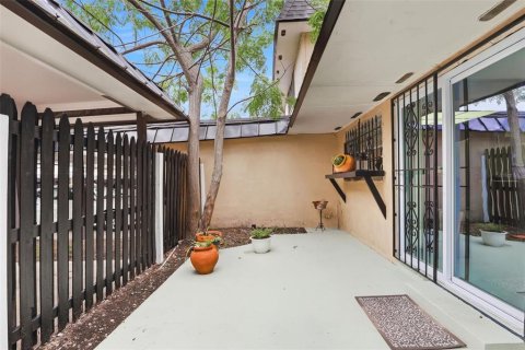 Condo in Orlando, Florida, 2 bedrooms № 2092227 - photo 23