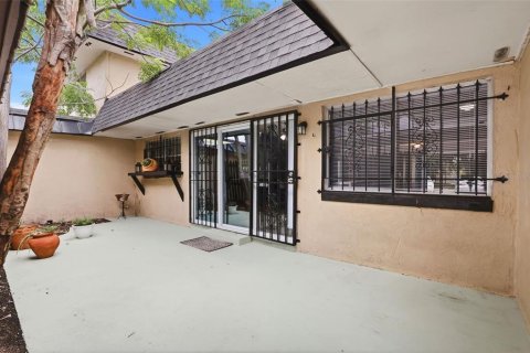 Condo in Orlando, Florida, 2 bedrooms № 2092227 - photo 22