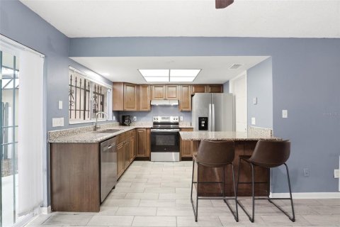 Condo in Orlando, Florida, 2 bedrooms № 2092227 - photo 11