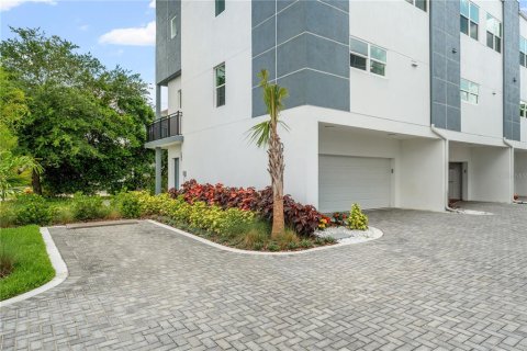 Adosado en alquiler en Tampa, Florida, 4 dormitorios, 189.33 m2 № 1837302 - foto 30