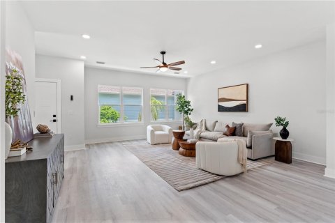 Adosado en alquiler en Tampa, Florida, 4 dormitorios, 189.33 m2 № 1837302 - foto 13