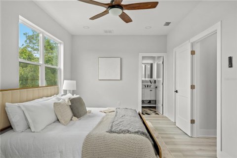 Adosado en alquiler en Tampa, Florida, 4 dormitorios, 189.33 m2 № 1837302 - foto 16