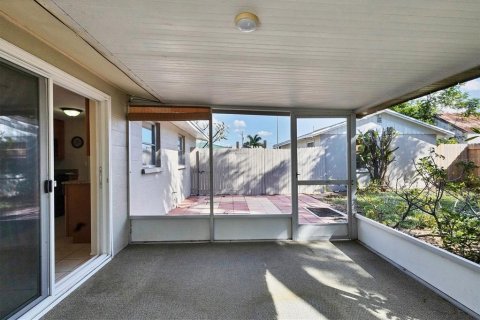 Villa ou maison à vendre à Englewood, Floride: 2 chambres, 72.19 m2 № 2403344 - photo 13