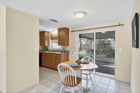 Villa ou maison à vendre à Englewood, Floride: 2 chambres, 72.19 m2 № 2403344 - photo 6