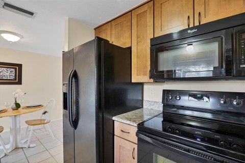 Villa ou maison à vendre à Englewood, Floride: 2 chambres, 72.19 m2 № 2403344 - photo 2